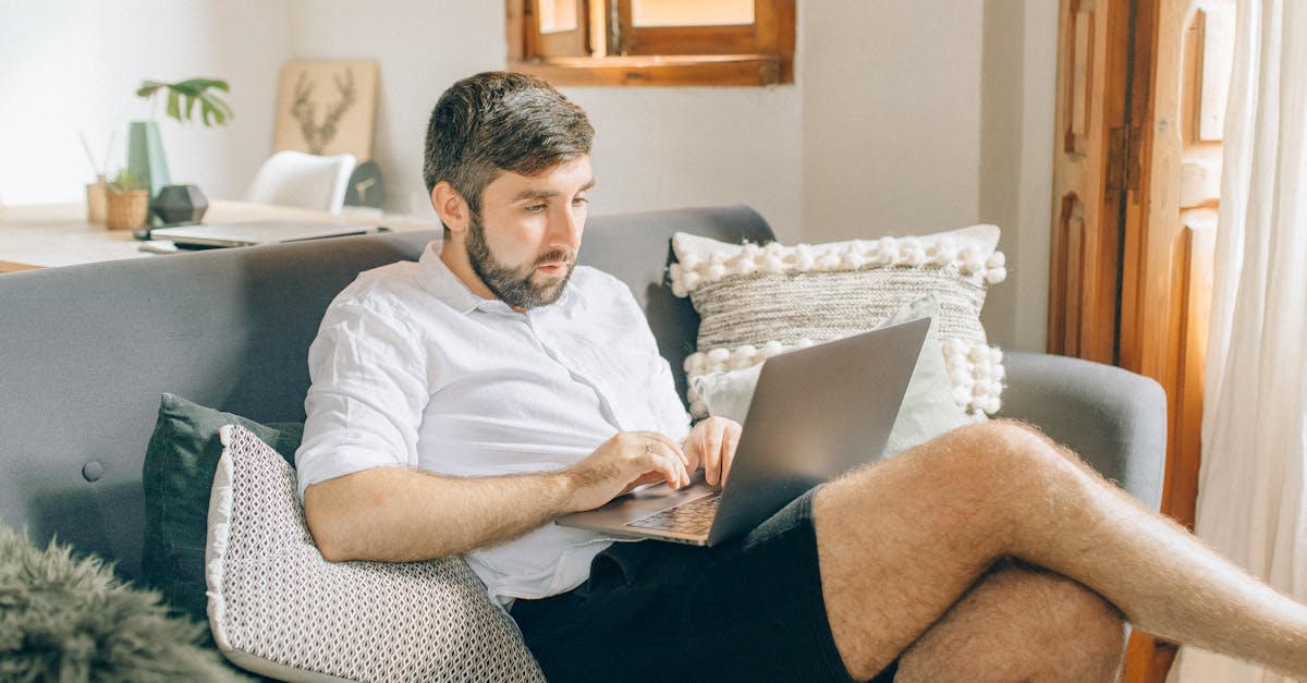 découvrez les avantages et les défis du travail à distance, ainsi que des conseils pratiques pour optimiser votre productivité et maintenir un équilibre entre vie professionnelle et personnelle.