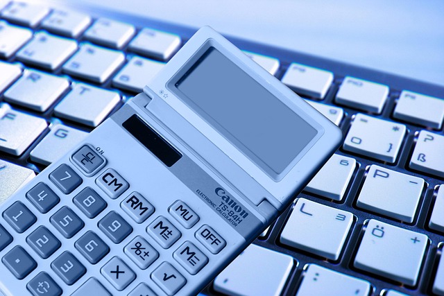 Mère isolée et caf : comment calculer le montant des aides en 2025 ?