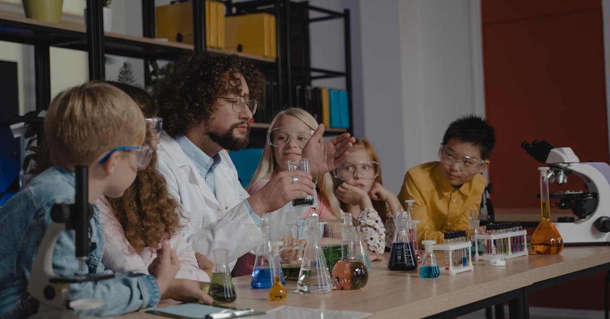 découvrez le parcours en apprentissage, une excellente opportunité pour allier théorie et pratique. profitez de formations professionnelles tout en acquérant une expérience précieuse en entreprise.