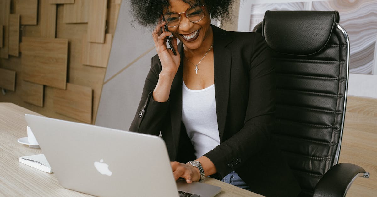 découvrez les clés de la satisfaction au travail : améliorez votre bien-être et votre productivité grâce à des conseils pratiques et des stratégies efficaces pour créer un environnement professionnel épanouissant.