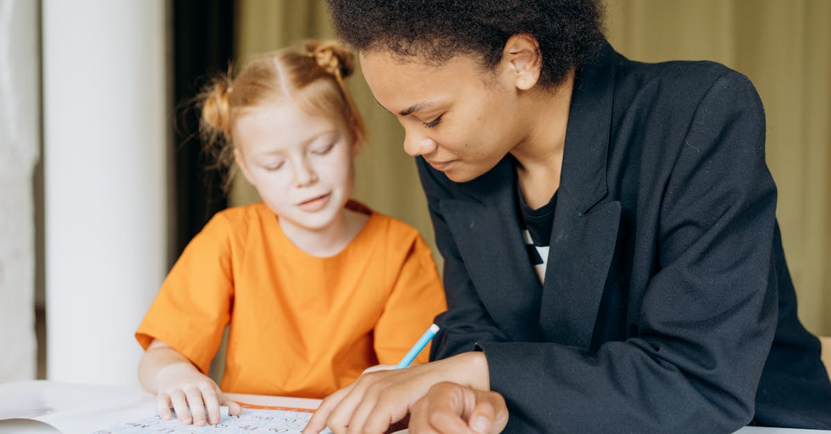 découvrez l'univers du mentoring : un accompagnement personnalisé pour favoriser le développement personnel et professionnel, échanger des expériences et atteindre vos objectifs avec l'aide d'un mentor expérimenté.