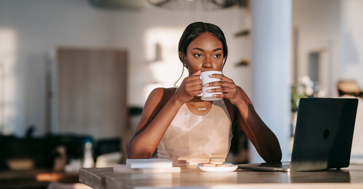 découvrez comment atteindre un équilibre optimal entre vie professionnelle et vie personnelle grâce à des stratégies efficaces et des conseils pratiques. améliorez votre bien-être tout en boostant votre productivité.