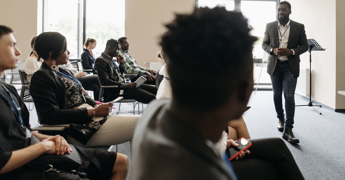 découvrez des stratégies efficaces pour faire avancer votre carrière. apprenez à développer vos compétences, à bâtir votre réseau professionnel et à saisir les opportunités qui propulseront votre réussite sur le marché du travail.