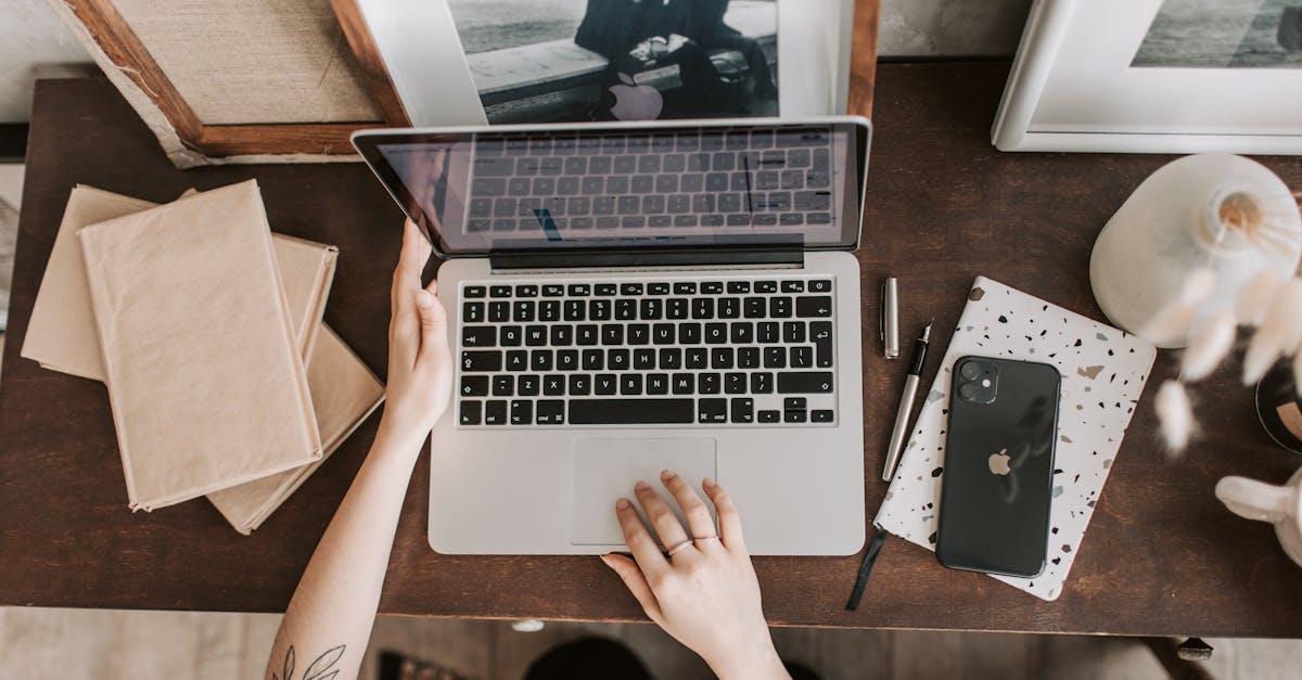découvrez les meilleures stratégies pour trouver un emploi qui vous correspond. explorez des conseils pratiques, des outils de recherche et des ressources pour optimiser votre quête d'emploi et décrocher le poste de vos rêves.