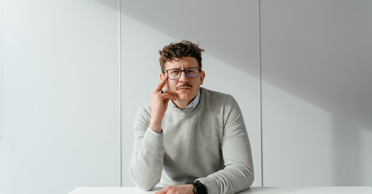 découvrez comment créer un profil professionnel percutant qui met en valeur vos compétences, votre expérience et vos réalisations. suivez nos conseils pratiques pour attirer l'attention des recruteurs et faire briller votre carrière.