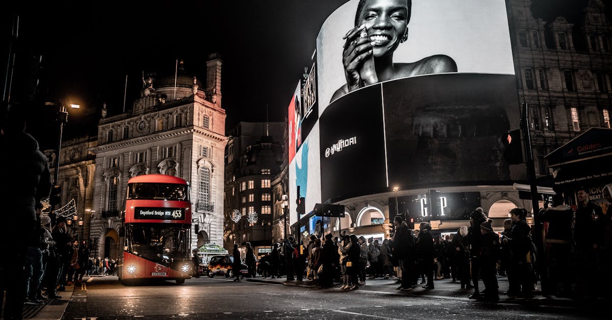 découvrez le monde dynamique de la publicité, où créativité et stratégie se rencontrent pour captiver votre audience. explorez les dernières tendances, outils et techniques pour optimiser vos campagnes publicitaires et maximiser votre impact sur le marché.