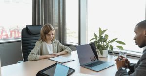 découvrez le recrutement digital, une stratégie moderne pour attirer et sélectionner les meilleurs talents. optimisez votre processus de recrutement grâce aux outils numériques et engagez des candidats qualifiés plus rapidement.