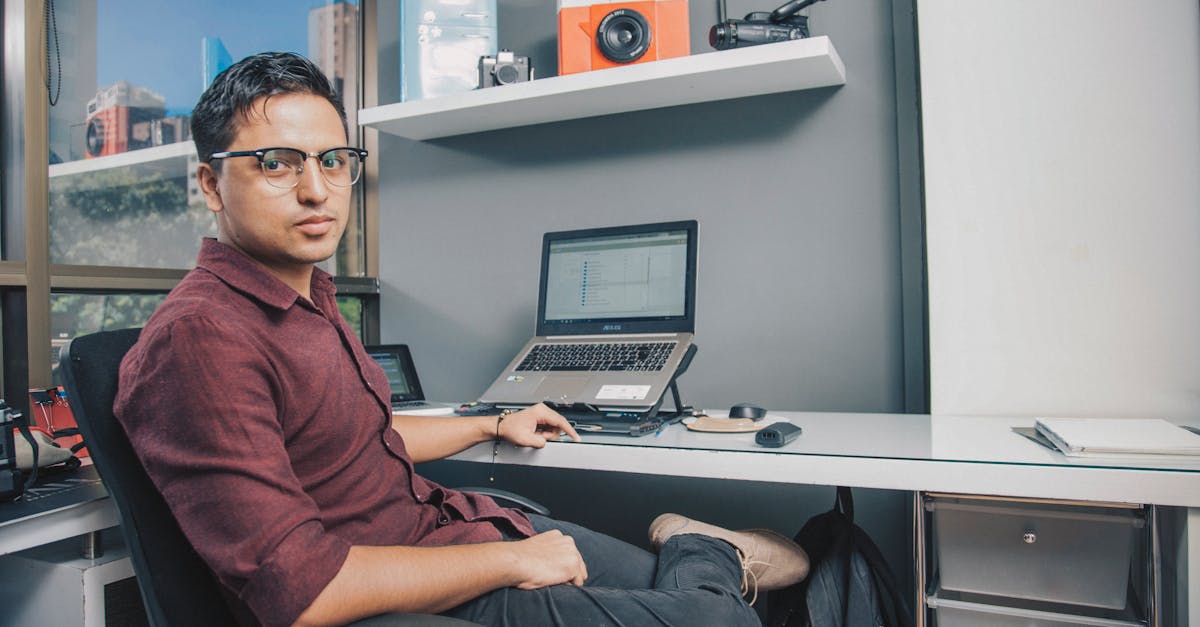 découvrez des témoignages authentiques d'employés qui partagent leurs expériences et leurs impressions sur la culture d'entreprise, l'environnement de travail, et les opportunités de développement au sein de notre organisation.