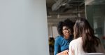 découvrez des interviews captivantes avec des experts de divers domaines, partageant leurs expériences, conseils et visions. plongez dans des conversations inspirantes et enrichissantes qui ouvrent de nouvelles perspectives.