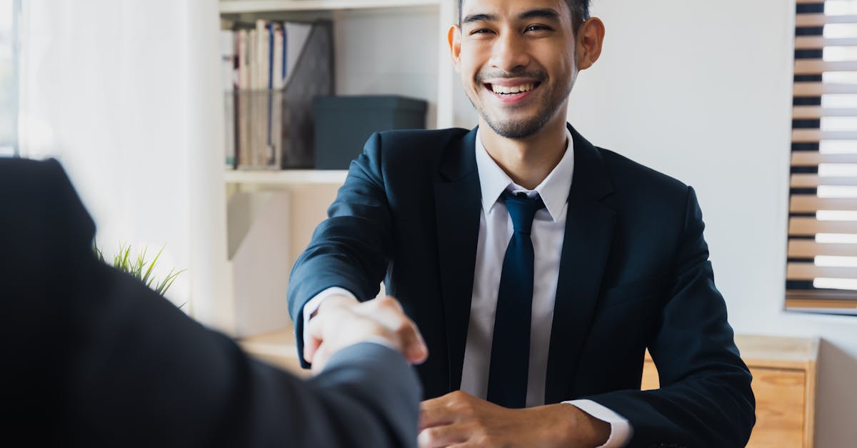 découvrez les clés pour réussir votre négociation salariale et obtenir le salaire que vous méritez. apprenez des stratégies efficaces, des conseils pratiques et des astuces pour maximiser vos chances de succès lors de vos discussions financières.