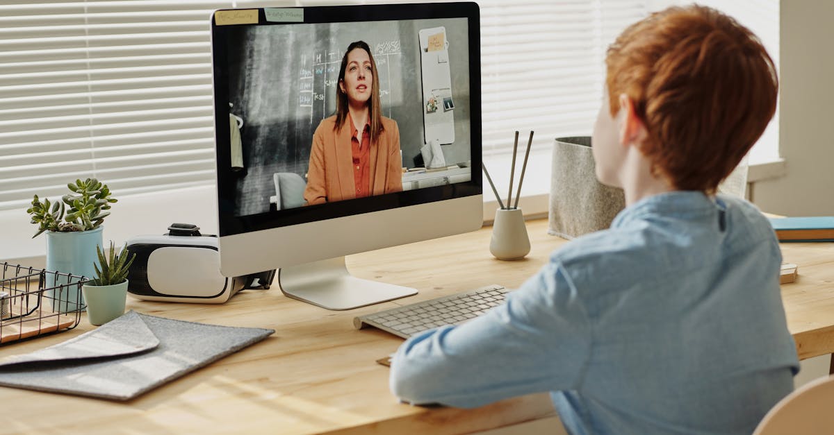 rejoignez notre webinar interactif pour découvrir les dernières tendances et stratégies du digital. apprenez directement des experts du secteur et posez vos questions en direct pour booster vos compétences en ligne.