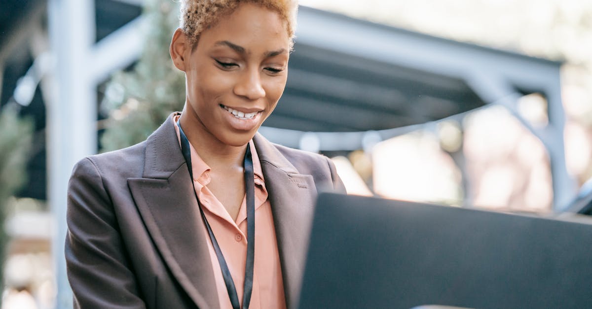 découvrez l'importance du bien-être des employés dans le milieu professionnel. améliorez la satisfaction et la productivité au travail grâce à des initiatives efficaces et un environnement de soutien.