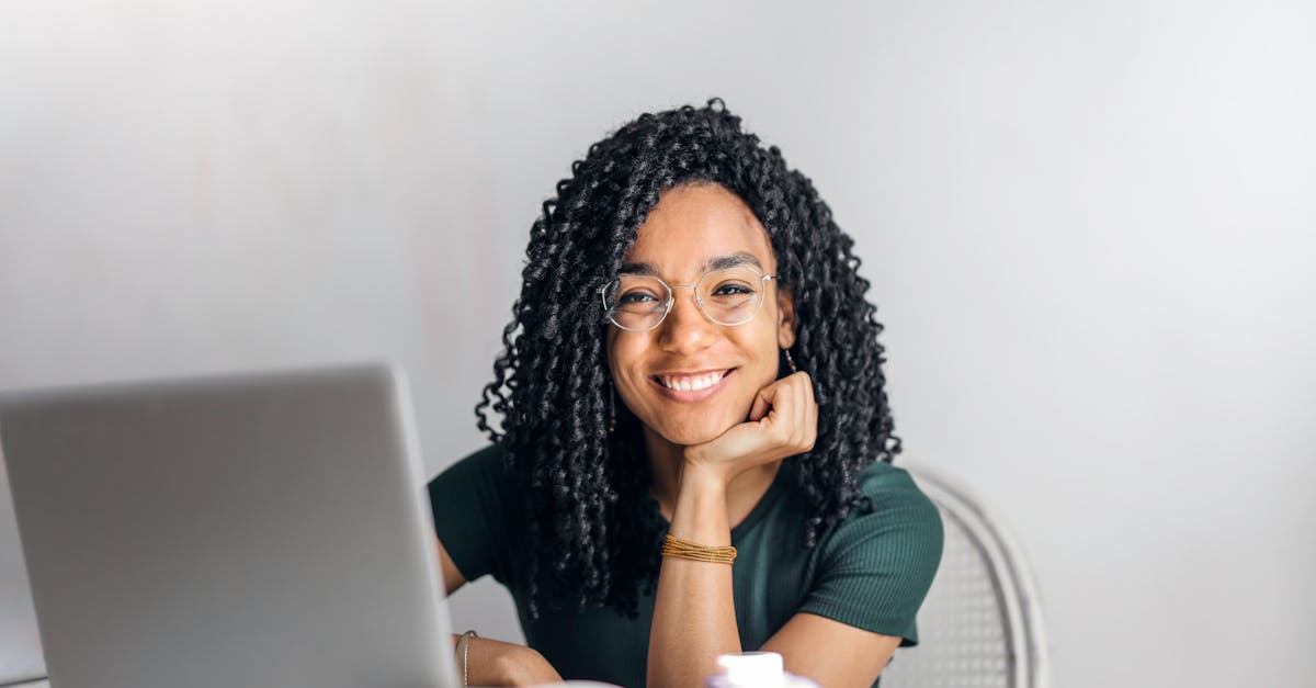 découvrez notre guide complet sur la rédaction de descriptions de postes efficaces. apprenez à attirer les meilleurs candidats en mettant en avant les responsabilités, les compétences requises et la culture de votre entreprise.