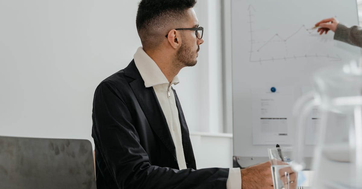 découvrez notre guide complet sur les profils de métiers, qui vous aide à comprendre les compétences, les responsabilités et les opportunités de carrière pour chaque profession. que vous soyez en reconversion ou simplement curieux, trouvez le job qui vous correspond.