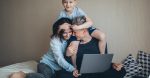 découvrez les avantages du télétravail : flexibilité, équilibre vie professionnelle et personnelle, et productivité accrue. apprenez à optimiser votre environnement de travail à distance et à rester connecté avec votre équipe.