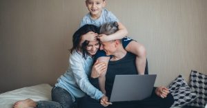 découvrez les avantages du télétravail : flexibilité, équilibre vie professionnelle et personnelle, et productivité accrue. apprenez à optimiser votre environnement de travail à distance et à rester connecté avec votre équipe.