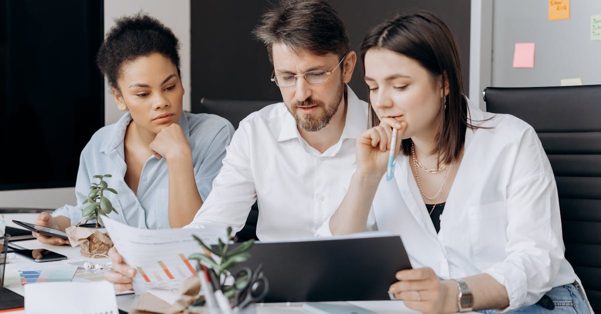 découvrez comment optimiser la collaboration au sein de votre équipe grâce à des outils et des stratégies efficaces. favorisez l'innovation et améliorez la productivité en renforçant la cohésion entre chaque membre.