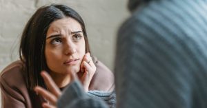 découvrez des stratégies efficaces de résolution de conflits pour améliorer vos compétences en communication, favoriser des relations harmonieuses et résoudre des désaccords de manière constructive. apprenez à gérer les tensions et à transformer les conflits en opportunités de dialogue.