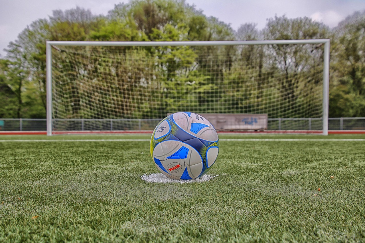 découvrez tout ce qu'il faut savoir sur les penalties : définition, règles, déroulement d’un tir au but et conseils pour réussir cet exercice décisif au football.