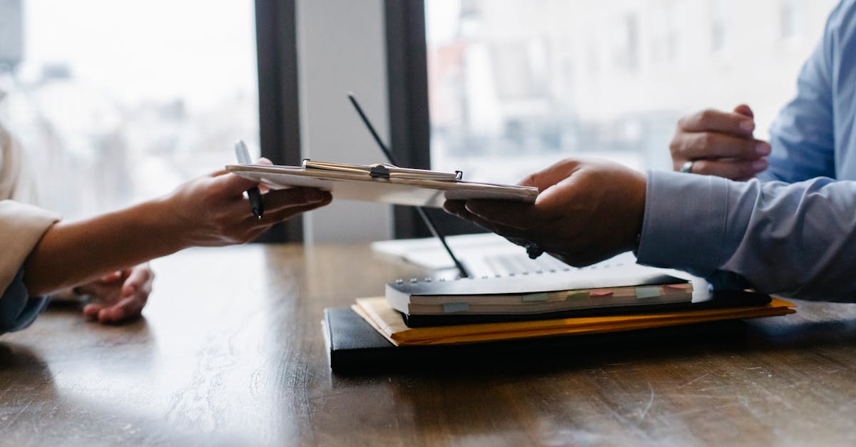 découvrez comment rédiger un résumé efficace qui met en valeur vos compétences et expériences professionnelles. obtenez des conseils pratiques pour attirer l'attention des recruteurs et décrocher l'entretien de vos rêves.