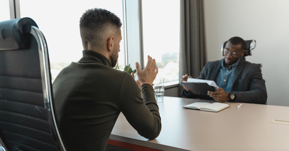 découvrez l'importance du feedback des employés pour améliorer la performance et renforcer l'engagement au sein de votre entreprise. conseils pratiques, outils et stratégies pour recueillir des avis constructifs.